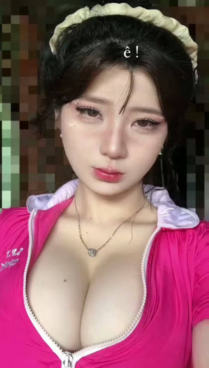 Bố dượng gạ tình con gái riêng của vợ